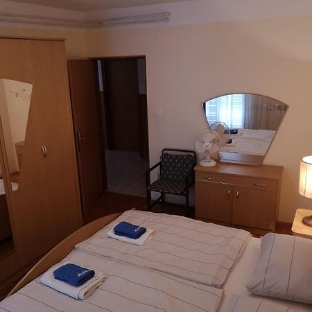Apartments With A Parking Space Kampor, Rab - 5032 Room photo