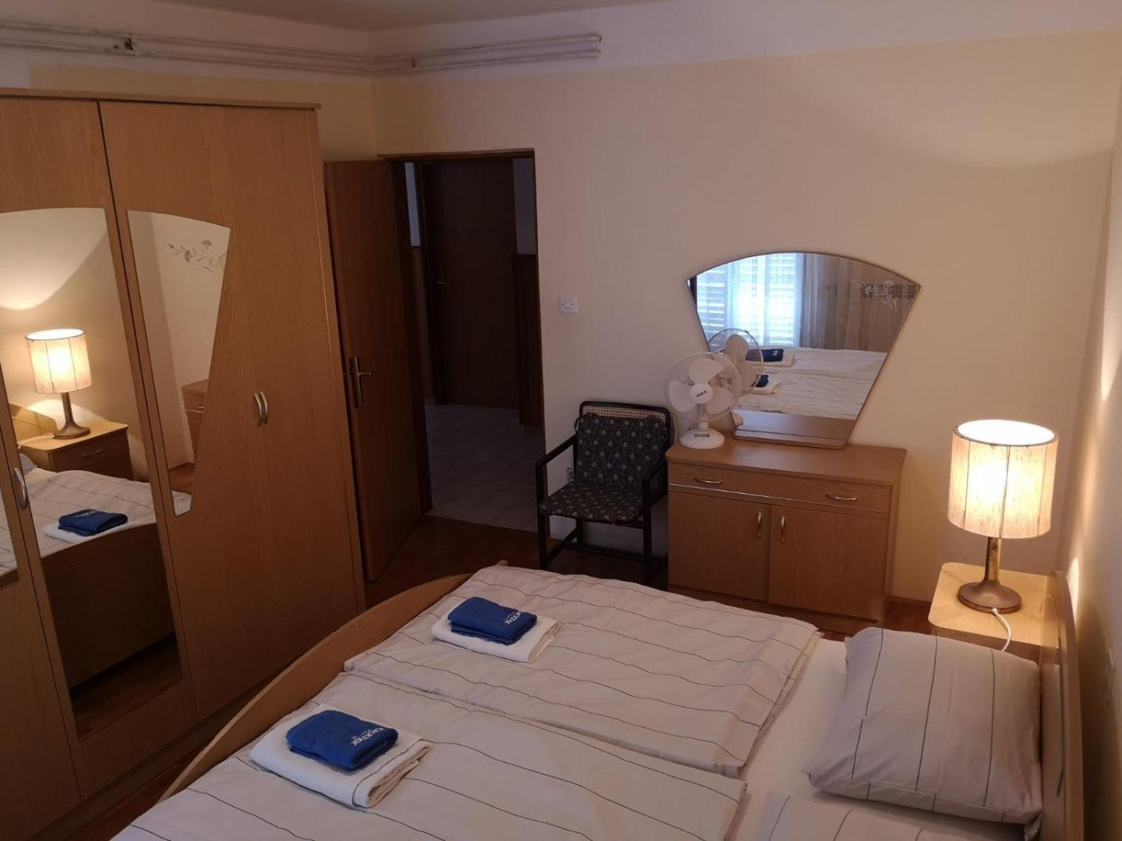 Apartments With A Parking Space Kampor, Rab - 5032 Room photo